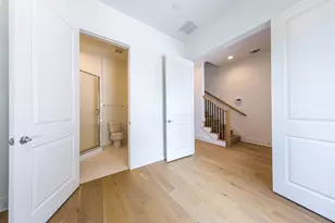 1201 Shore District Dr, Austin, TX 78741 - Photo 5