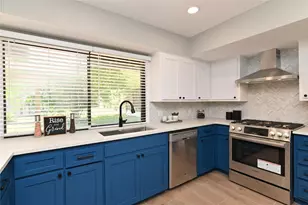 6430 Bridgewater Dr, Austin, TX 78723 - Photo 9