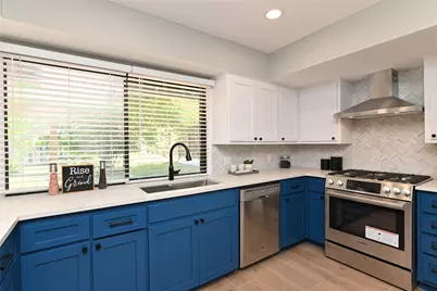 6430 Bridgewater Drive, Austin, TX 78723 - Photo 9