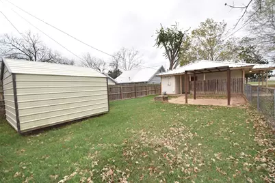 608 Wilkes Street, Smithville, TX 78957 - Photo 13