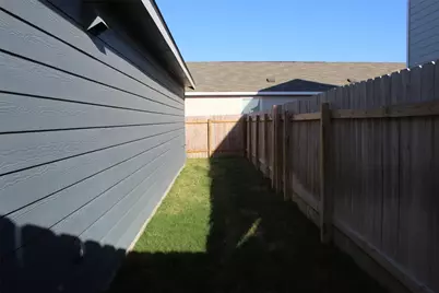 205 Marty Allen Loop, Jarrell, TX 76537 - Photo 21