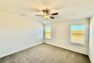 121 Holmby Dr, Hutto, TX 78634 - Photo 3