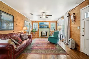 801 Bishop St, Smithville, TX 78957 - Photo 15