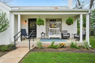 801 Bishop St, Smithville, TX 78957 - Photo 9