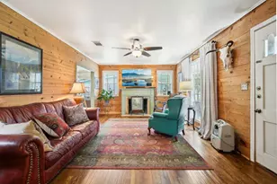 801 Bishop St, Smithville, TX 78957 - Photo 15