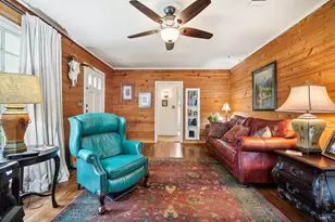 801 Bishop St, Smithville, TX 78957 - Photo 17