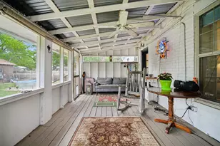 801 Bishop St, Smithville, TX 78957 - Photo 27