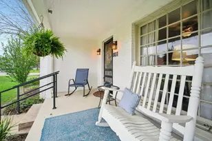 801 Bishop St, Smithville, TX 78957 - Photo 11