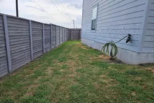 17721 Somerville Ct, Elgin, TX 78621 - Photo 17
