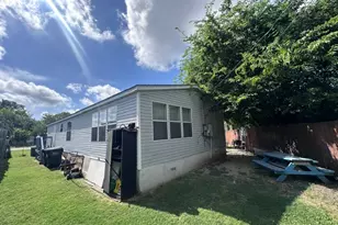 106 Ramirez St, Kyle, TX 78640 - Photo 5