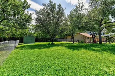 6402 Santos Street, Austin, TX 78741 - Photo 21