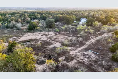 137 Shady Oaks Loop, Cedar Creek, TX 78612 - Photo 11