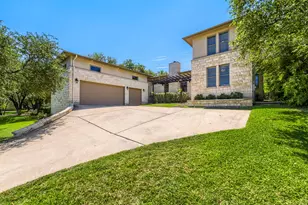 220 Clubhouse Dr, Lakeway, TX 78734 - Photo 1