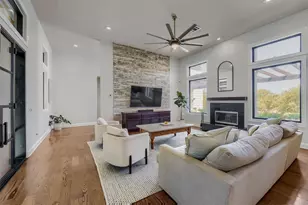 220 Clubhouse Dr, Lakeway, TX 78734 - Photo 9
