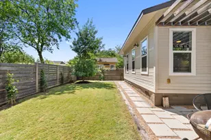 2411 E 10th St, Austin, TX 78702 - Photo 35