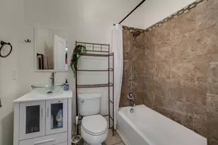 4615 Ribbecke Ave, Austin, TX 78721 - Photo 9