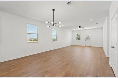 104 Hatari Trail, Jarrell, TX 76537 - Photo 7