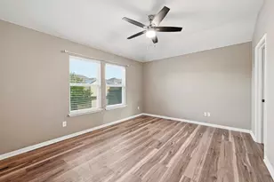 5517 Bradford Pear Ln, Austin, TX 78744 - Photo 9