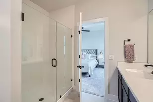 8319 Laughlin Ln, Austin, TX 78744 - Photo 19