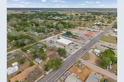 1207 NE Loop 230, Smithville, TX 78957 - Photo 33