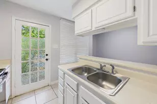 2409 Leon St, Austin, TX 78705 - Photo 9
