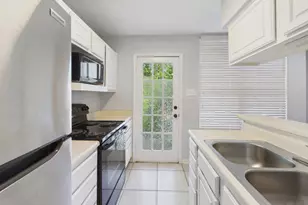 2409 Leon St, Austin, TX 78705 - Photo 11