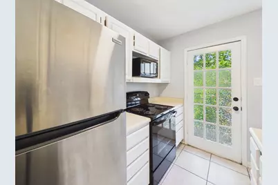 2409 Leon Street #201, Austin, TX 78705 - Photo 9