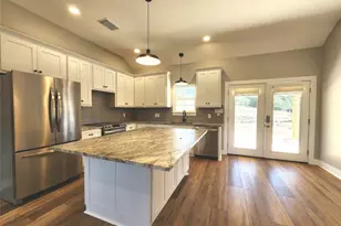 137 Way Station Trail, Smithville, TX 78957 - Photo 5