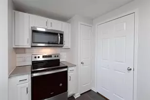 12215 Hunters Chase Dr, Austin, TX 78729 - Photo 9