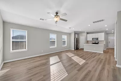 900 Main Street, Hutto, TX 78634 - Photo 9