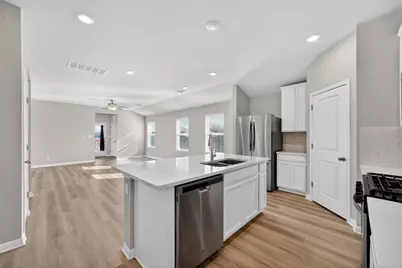 900 Main Street, Hutto, TX 78634 - Photo 3