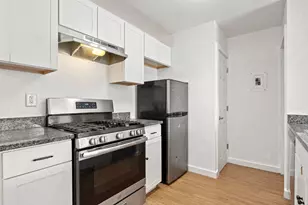 300 E Croslin St, Austin, TX 78752 - Photo 17