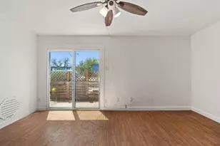 300 E Croslin St, Austin, TX 78752 - Photo 9