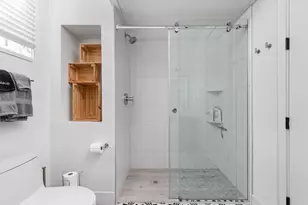 2709 E 5th St, Austin, TX 78702 - Photo 17