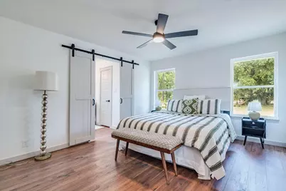 1102 N Austin Avenue, Georgetown, TX 78626 - Photo 17