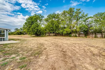 1102 N Austin Avenue, Georgetown, TX 78626 - Photo 33