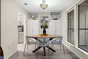 3839 Dry Creek Dr, Austin, TX 78731 - Photo 9