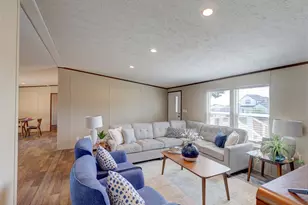 146 Monte Vis Dr, Elgin, TX 78621 - Photo 5