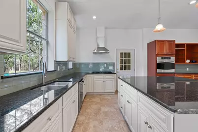 601 Deertrail Drive, San Marcos, TX 78666 - Photo 11