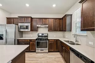 401 Yorktown St, Georgetown, TX 78633 - Photo 9