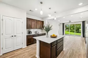 401 Yorktown St, Georgetown, TX 78633 - Photo 7