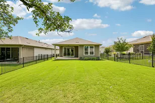 401 Yorktown St, Georgetown, TX 78633 - Photo 35