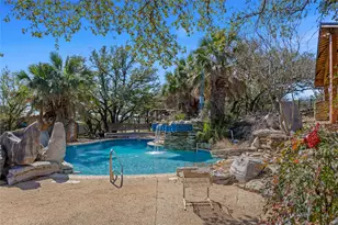 205 Shadows Dr, Spicewood, TX 78669 - Photo 33