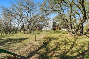 205 Shadows Dr, Spicewood, TX 78669 - Photo 23