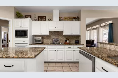 510 Oakwood Boulevard, Round Rock, TX 78681 - Photo 5