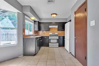 5000 Fontenay Drive, Austin, TX 78744 - Photo 9