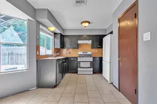 5000 Fontenay Dr, Austin, TX 78744 - Photo 9