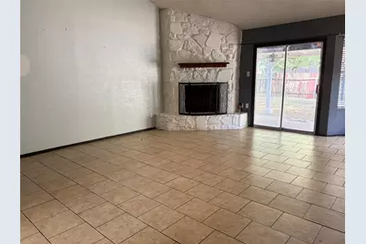 5000 Fontenay Drive, Austin, TX 78744 - Photo 5