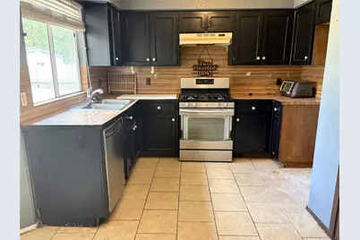 5000 Fontenay Drive, Austin, TX 78744 - Photo 11