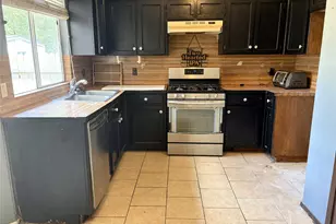 5000 Fontenay Dr, Austin, TX 78744 - Photo 11